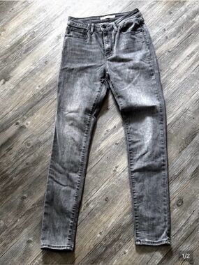 Levi’s gray high rise skinny jeans size 27